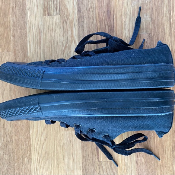 Converse Shoes - Picture 5 of 7